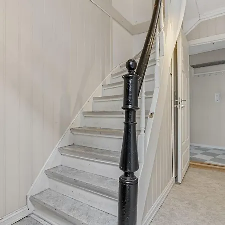 Charming Townhouse - Walk Everywhere! * 卑爾根