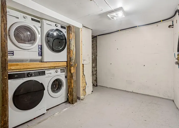 Charming Townhouse - Walk Everywhere! דירה ברגן