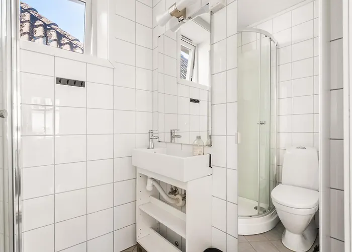 شقة Charming Townhouse - Walk Everywhere!