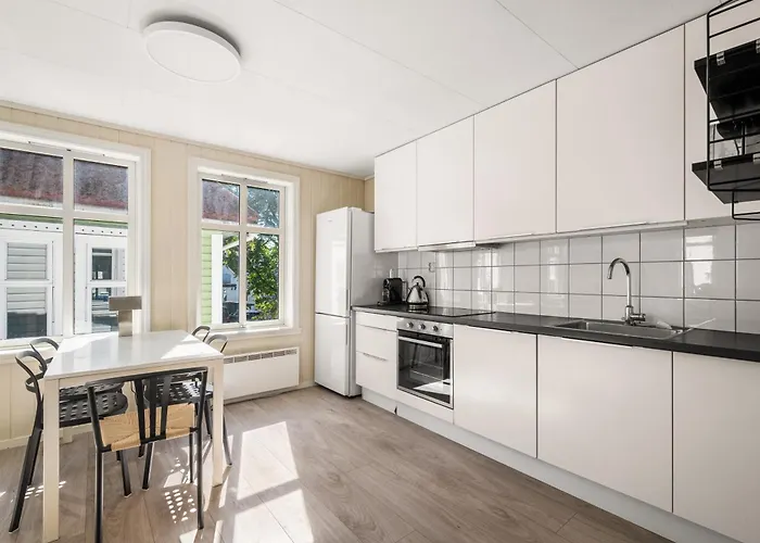 Apartment Charming Townhouse - Walk Everywhere!