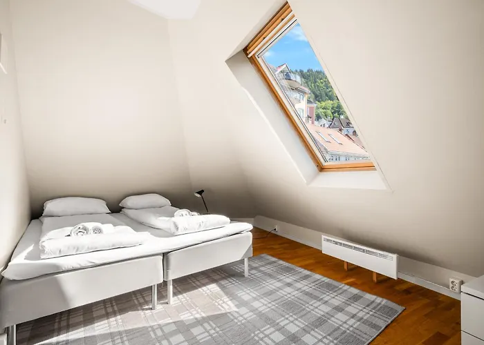 Charming Townhouse - Walk Everywhere! شقة *